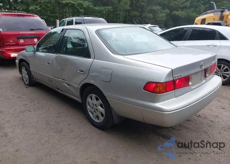 2001 Toyota Camry Le из США, поврежденный, VIN 4T1BG22K71U781152